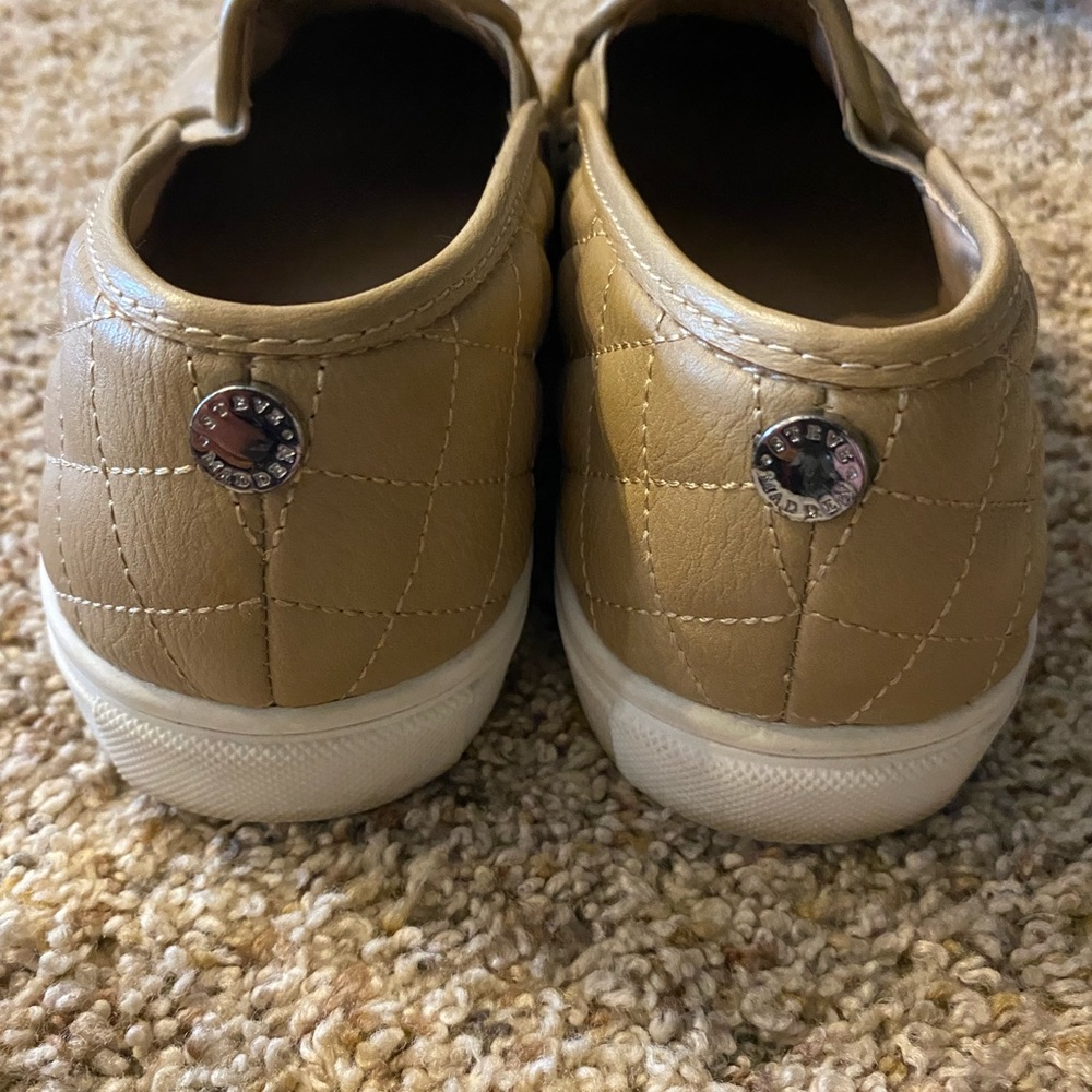 Steve Madden Slip on shoes